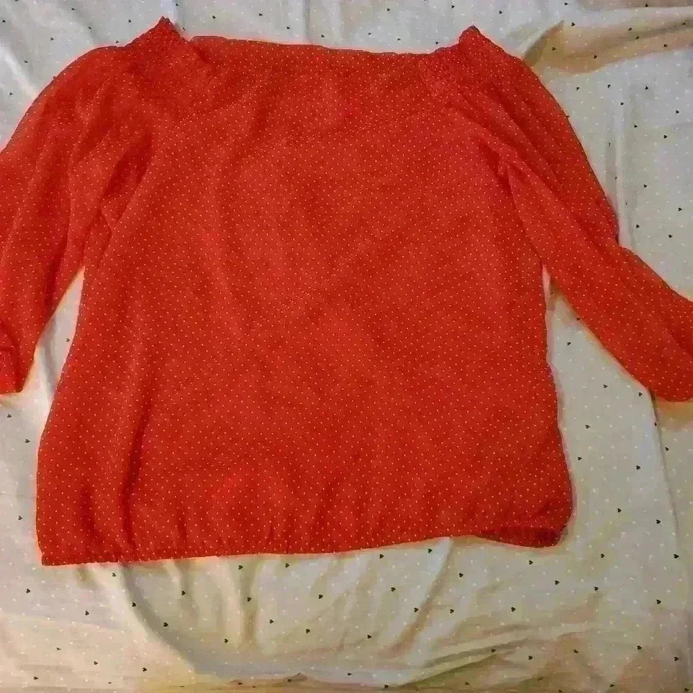 🌻NEW YORK & COMPANY OFF THE SHOULDER RED POLKA DOT